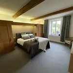 Maison Longue De La Cassine Bed & Breakfast