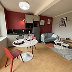 Maison Longue De La Cassine Bed & Breakfast