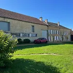 Maison Longue De La Cassine Bed & Breakfast Vendresse