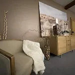 Maison Longue De La Cassine Bed & Breakfast