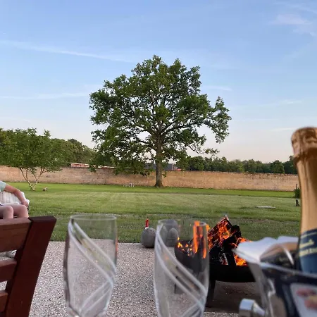 Maison Longue De La Cassine Bed & Breakfast 4*