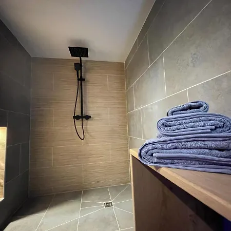 Maison Longue De La Cassine Bed and breakfast 4*