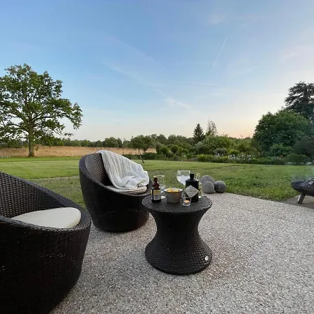 Maison Longue De La Cassine Bed & Breakfast 4*