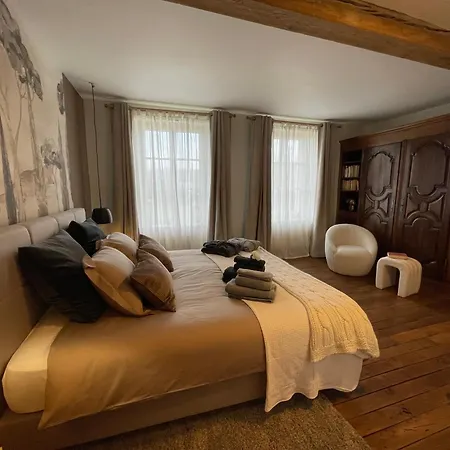 Maison Longue De La Cassine Bed and breakfast 4*