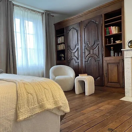 Bed and breakfast Maison Longue De La Cassine 4*