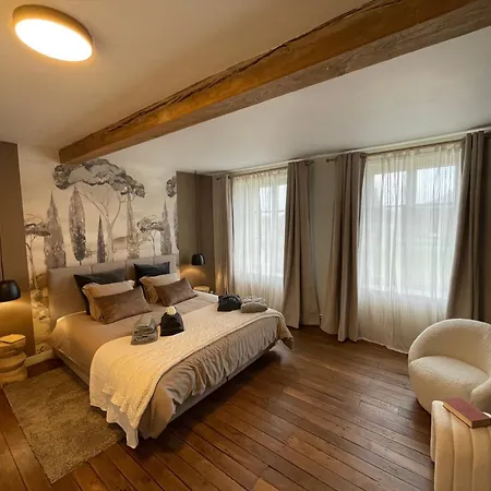 Bed and breakfast Maison Longue De La Cassine 4*